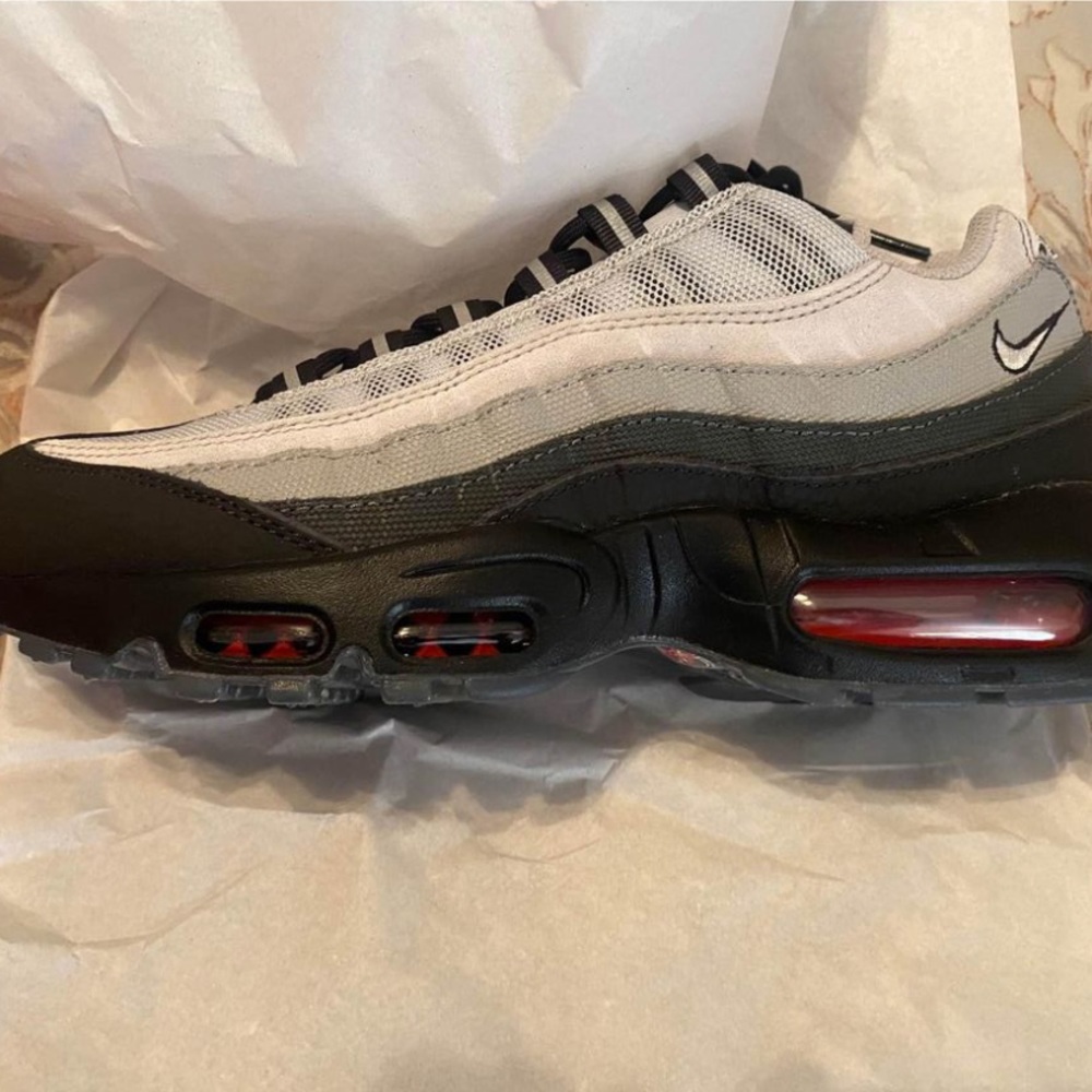 Nike Air Max 95 Men’s Shoes (New in box)
